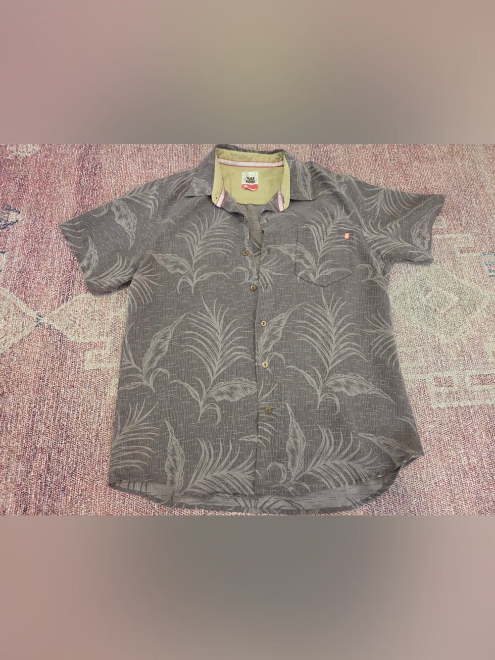 Toes on the nose leaf print button down rayon blend mens shirt wood buttons med